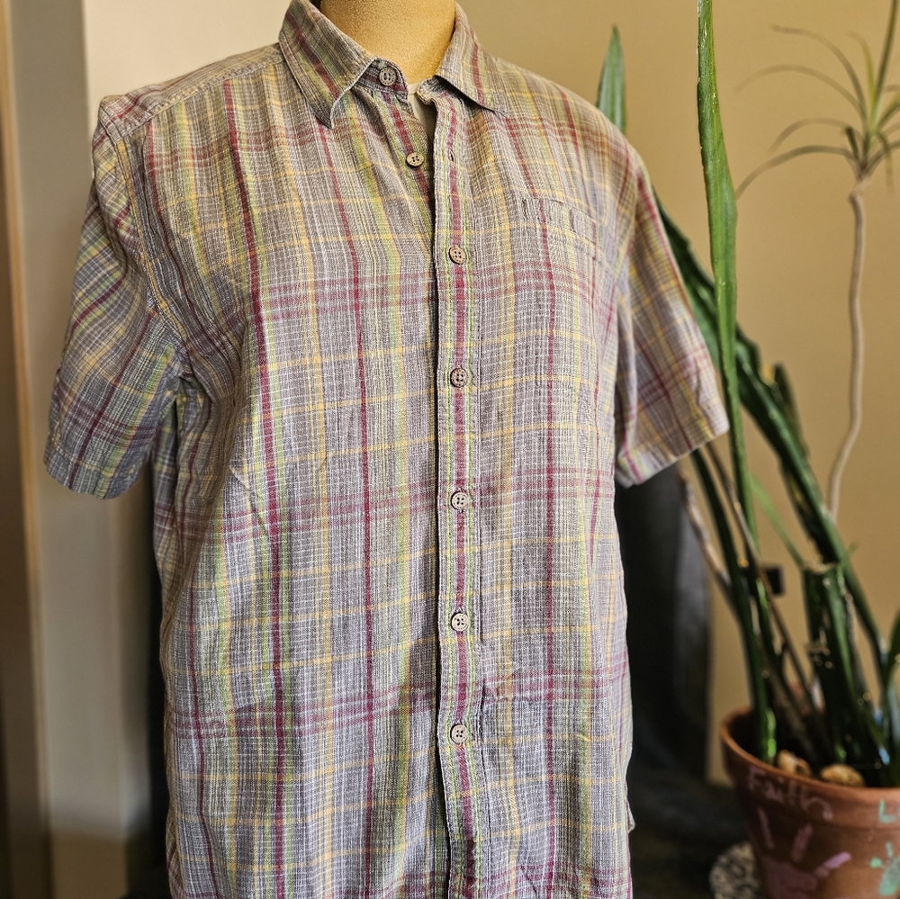 Men's Short-Sleeve Royal Robbins  Plaid Button-Up Shirt - Multicolor. Size L.